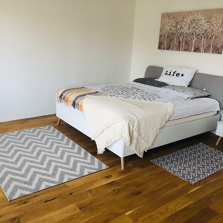 זאדאר Kolovare Beachfront Apartment מראה חיצוני תמונה