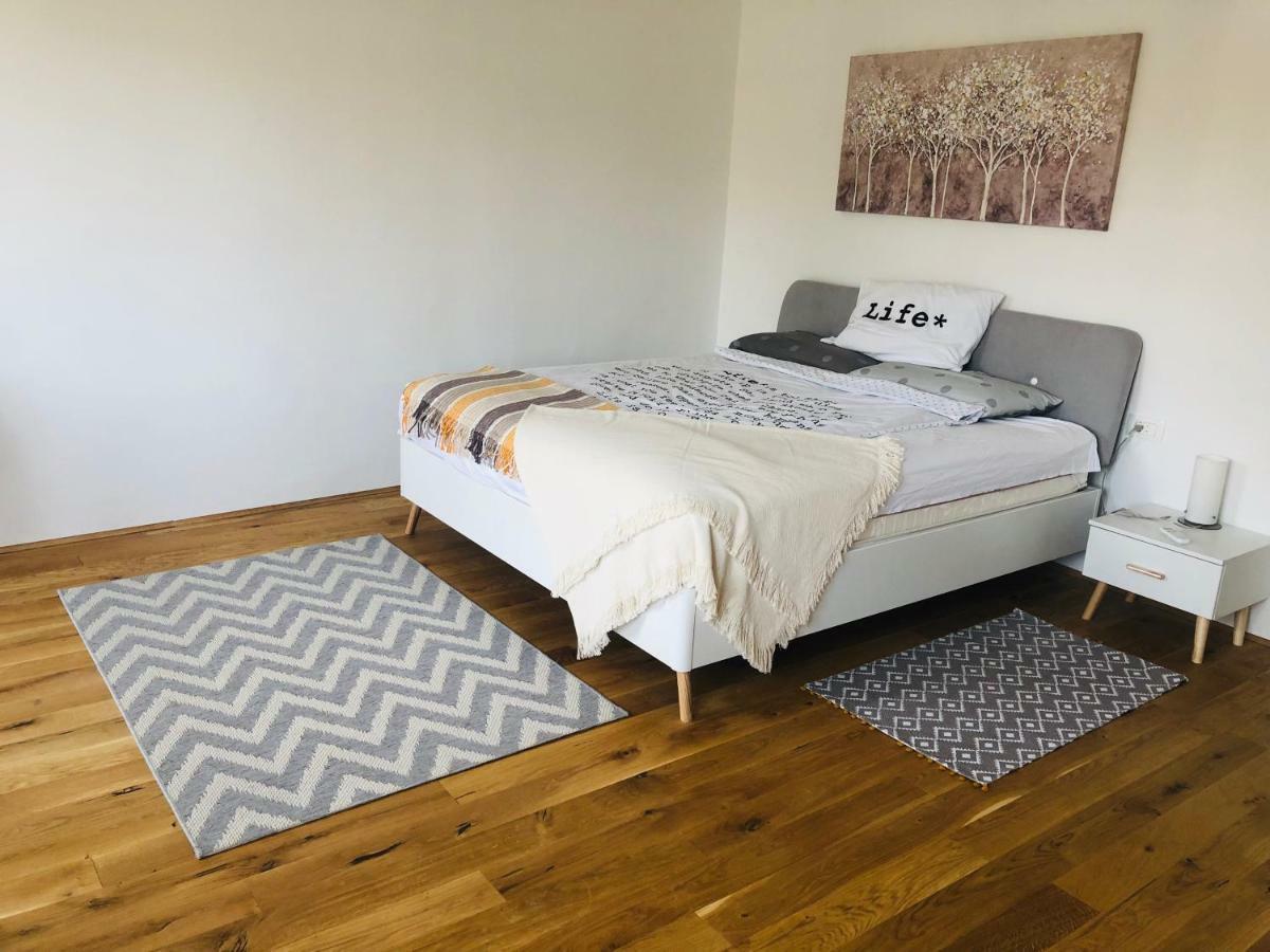 זאדאר Kolovare Beachfront Apartment מראה חיצוני תמונה