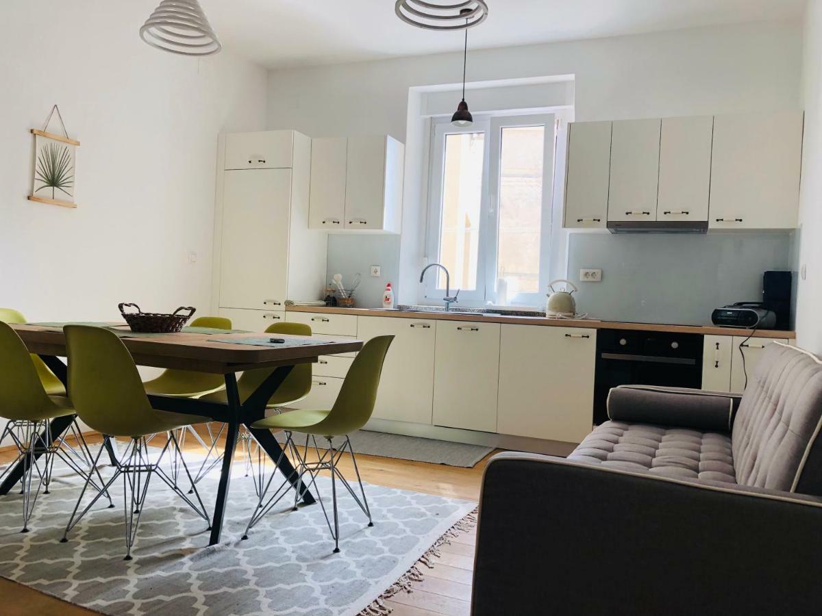 זאדאר Kolovare Beachfront Apartment מראה חיצוני תמונה