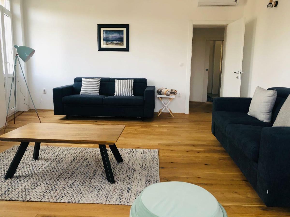 זאדאר Kolovare Beachfront Apartment מראה חיצוני תמונה